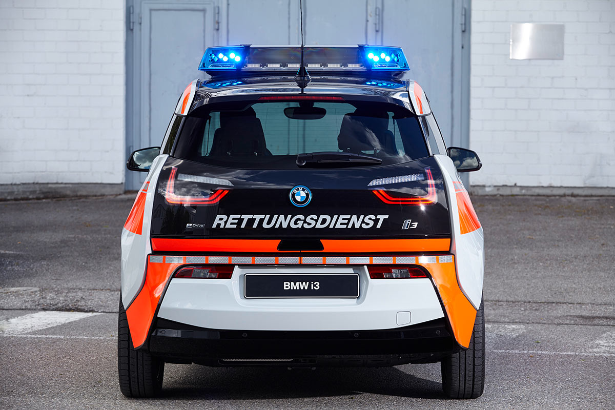 https://ecomento.tv/wp-content/uploads/2016/05/BMW-i3-Sonderfahrzeug-Polizei-Feuerwehr-Rettungsdienst-6.jpg